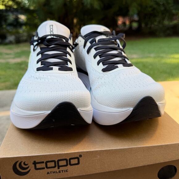 NWT Topo Athletic Atmos Running Shoes White Gray Size 10.5 main image 7